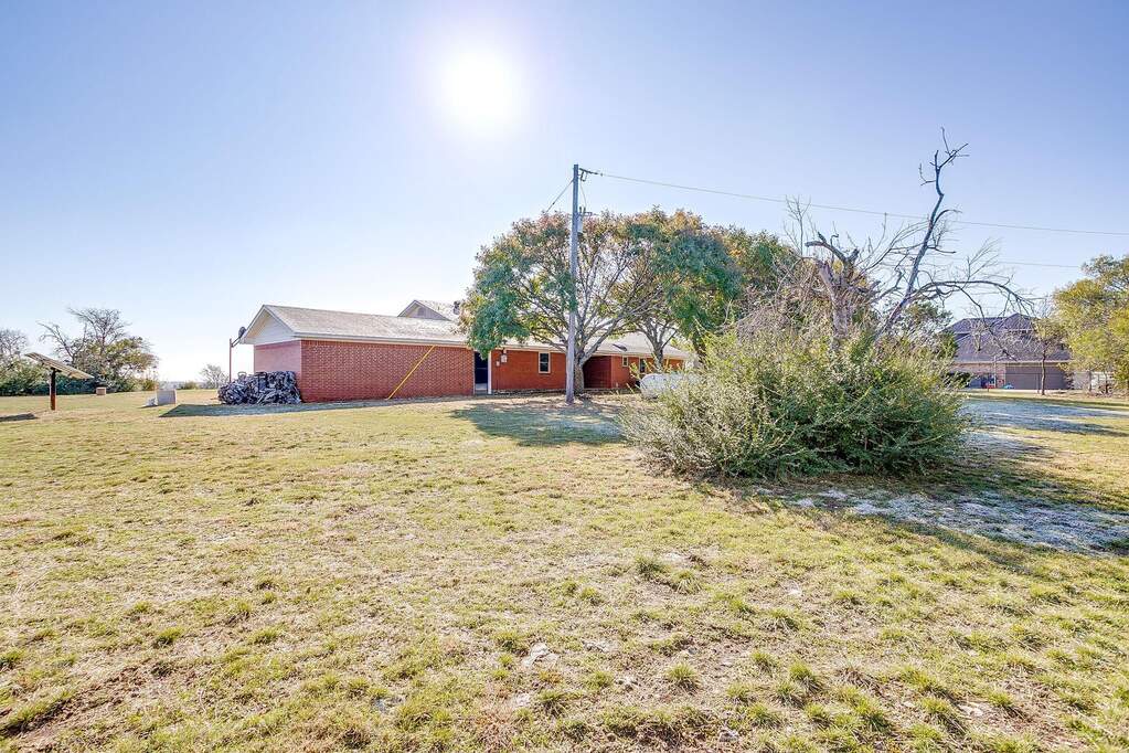 3 Bedroom Single Family Home/House's Image 27