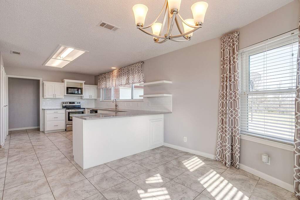 3 Bedroom Single Family Home/House's Image 4
