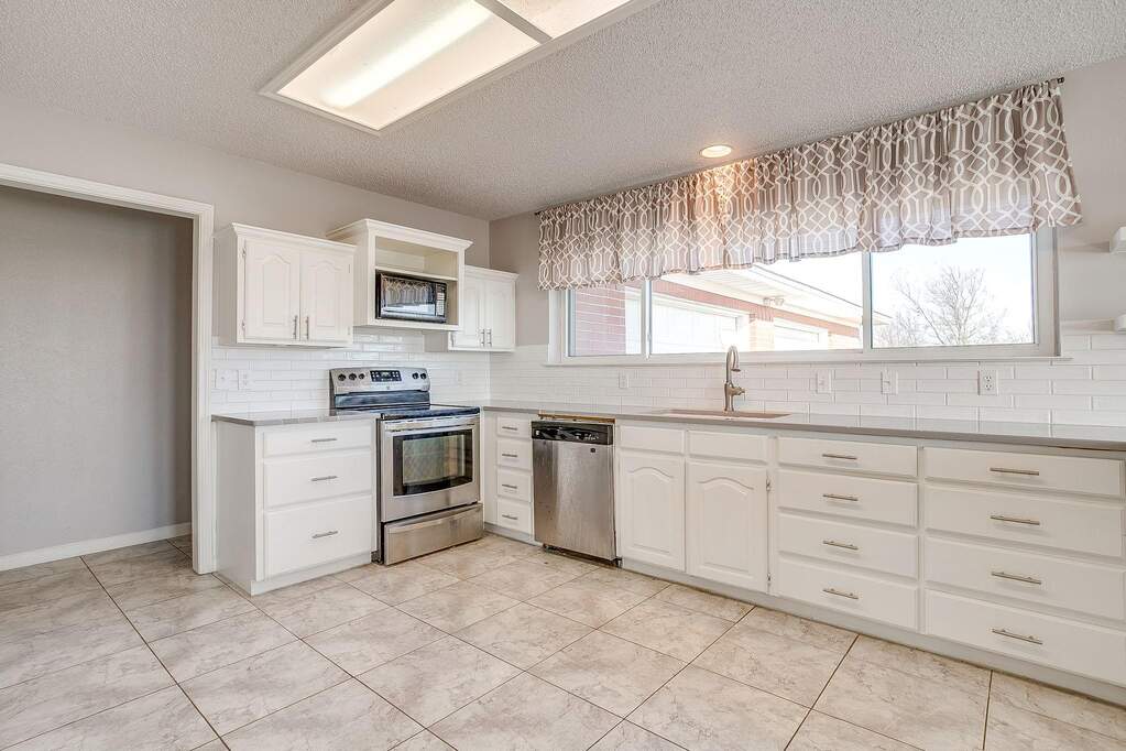 3 Bedroom Single Family Home/House's Image 6