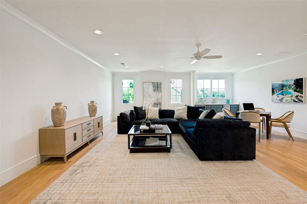 3 Bedroom Single Family Home/House's Image 11