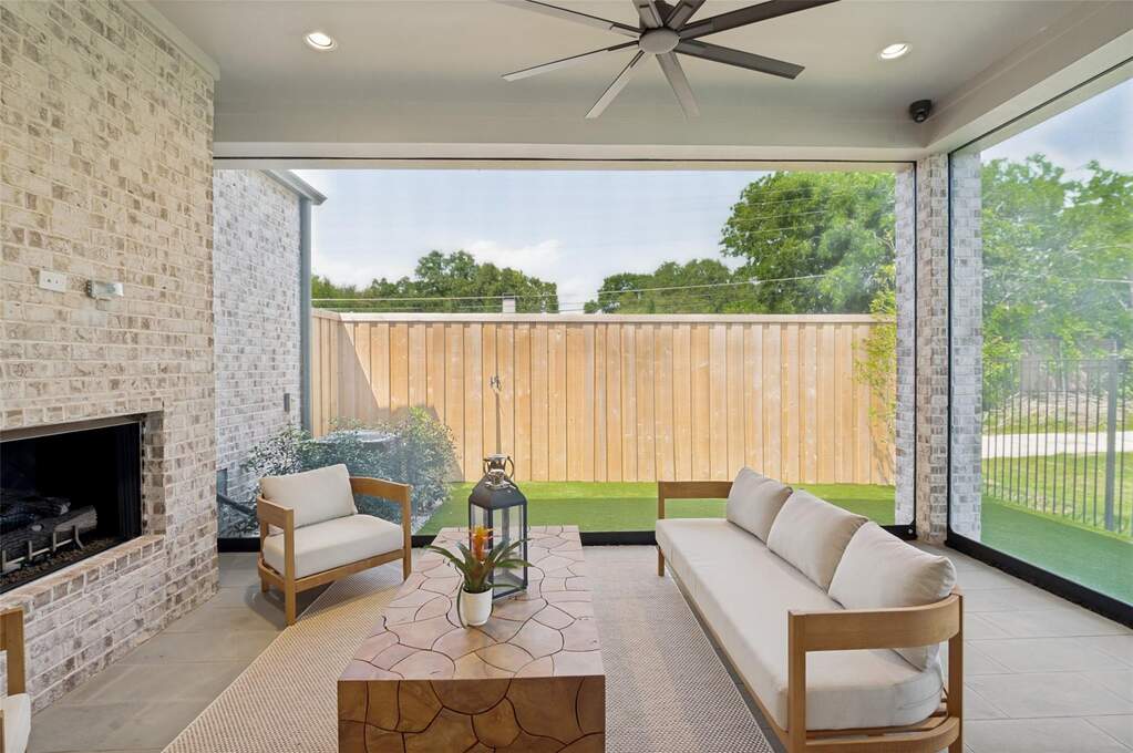 3 Bedroom Single Family Home/House's Image 12