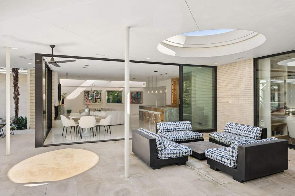 5 Bedroom Single Family Home/House's Image 26