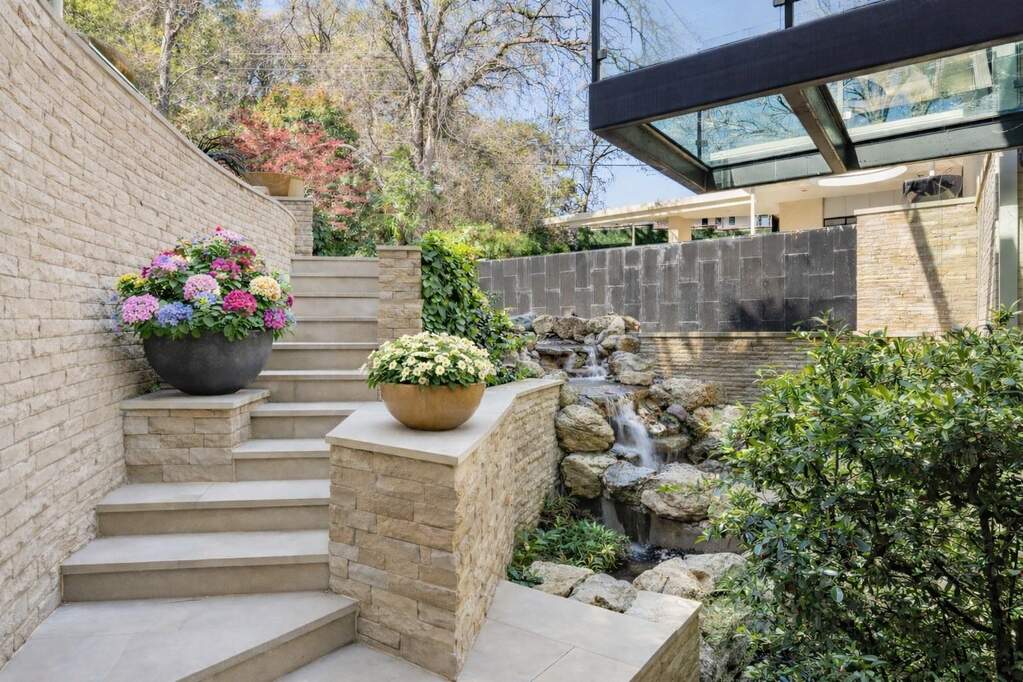 5 Bedroom Single Family Home/House's Image 30