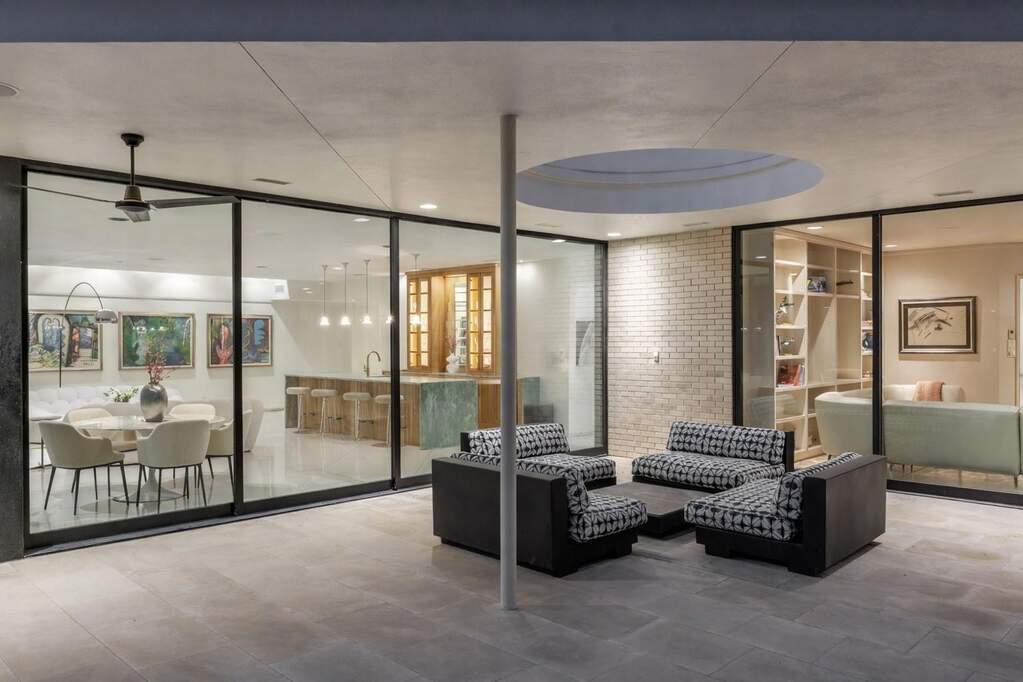 5 Bedroom Single Family Home/House's Image 35