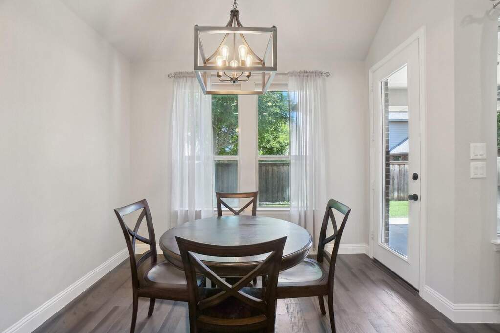 3 Bedroom Single Family Home/House's Image 8