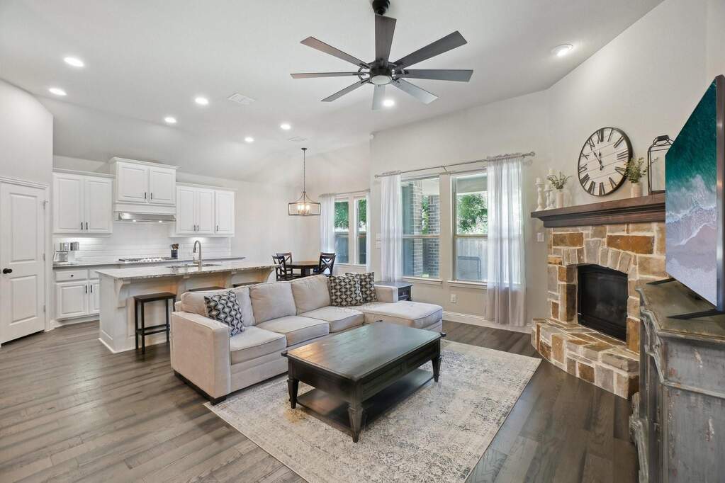 3 Bedroom Single Family Home/House's Image 4