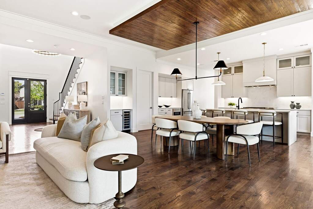 5 Bedroom Single Family Home/House's Image 7