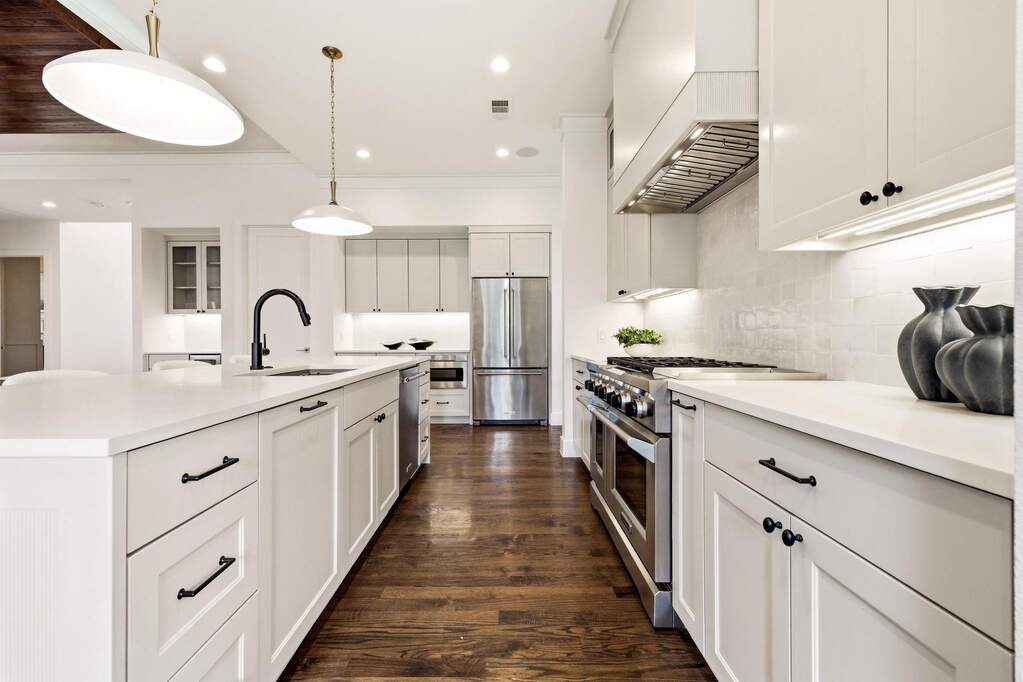 5 Bedroom Single Family Home/House's Image 11