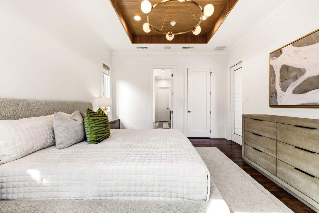 5 Bedroom Single Family Home/House's Image 17