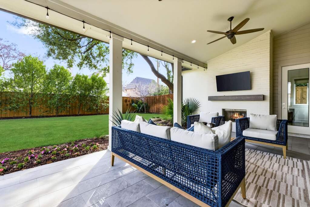 5 Bedroom Single Family Home/House's Image 32