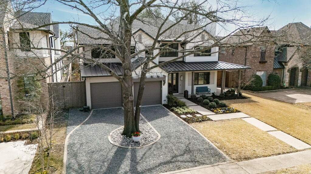 5 Bedroom Single Family Home/House's Image 36