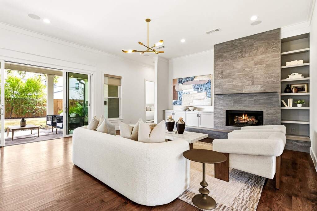 5 Bedroom Single Family Home/House's Image 6