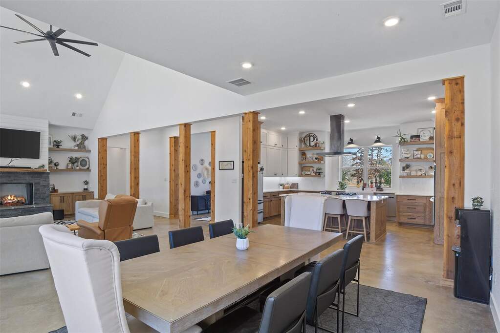 4 Bedroom Single Family Home/House's Image 11