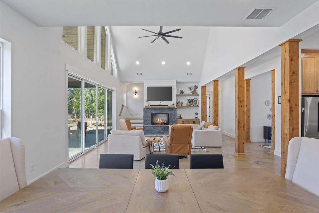 4 Bedroom Single Family Home/House's Image 12