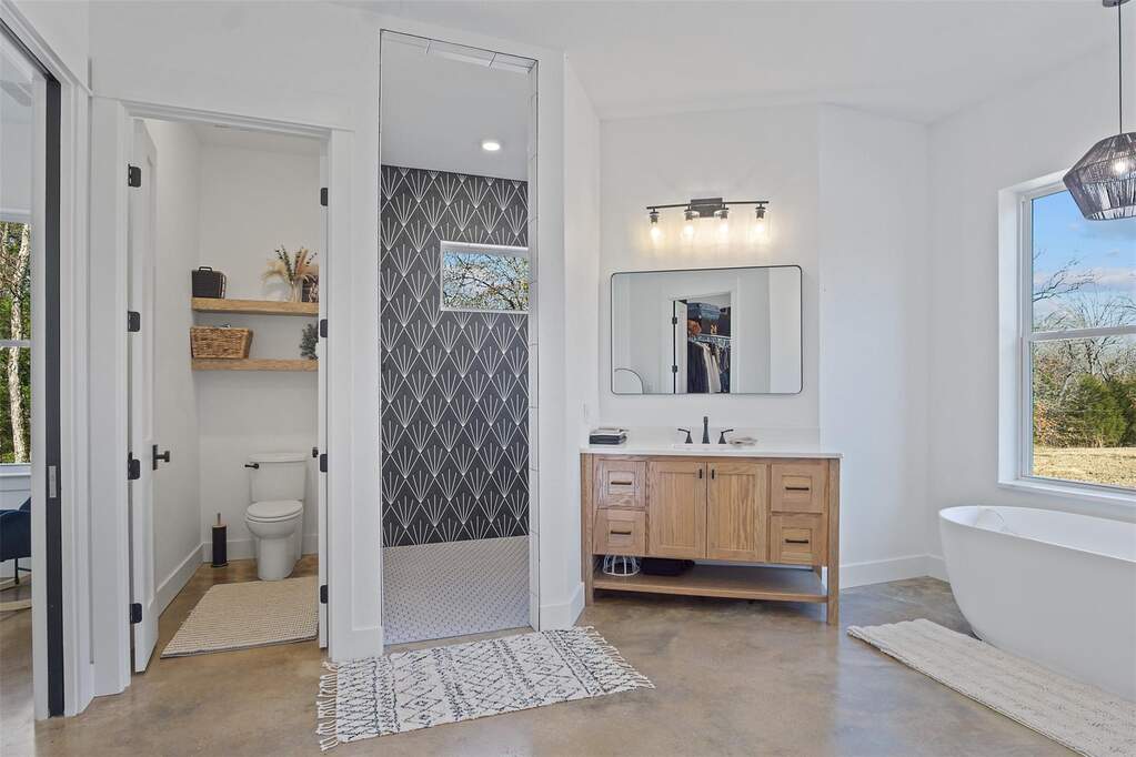 4 Bedroom Single Family Home/House's Image 16