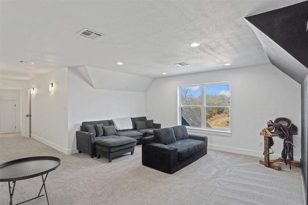 4 Bedroom Single Family Home/House's Image 26