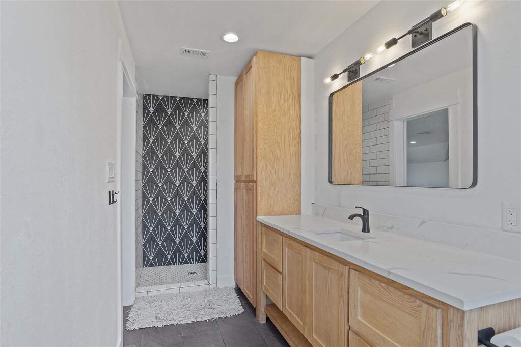 4 Bedroom Single Family Home/House's Image 32