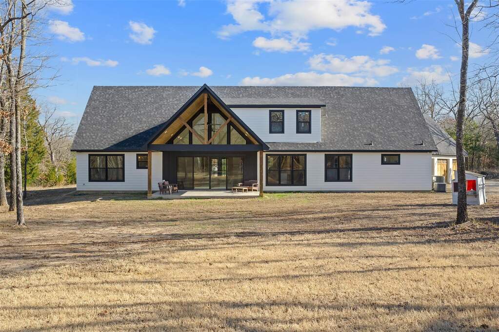4 Bedroom Single Family Home/House's Image 33