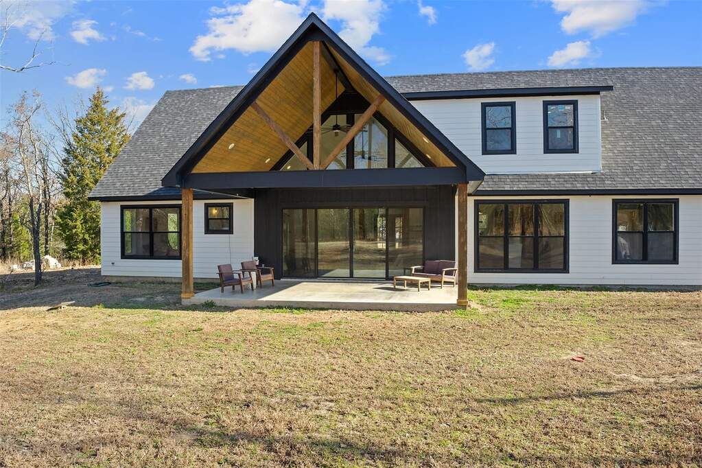 4 Bedroom Single Family Home/House's Image 34