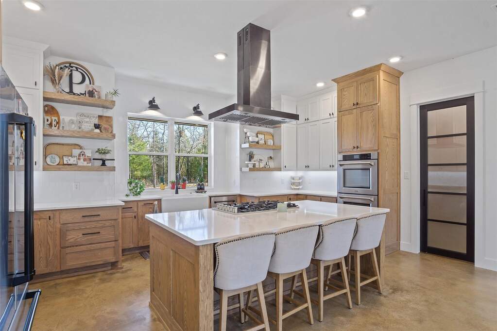 4 Bedroom Single Family Home/House's Image 6
