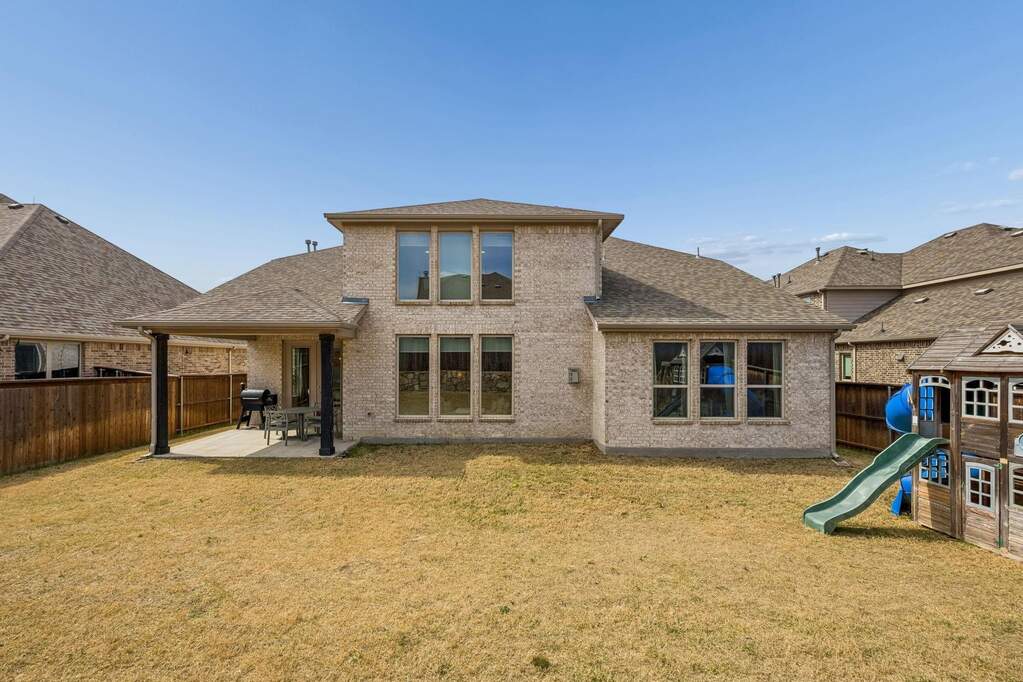 4 Bedroom Single Family Home/House's Image 33