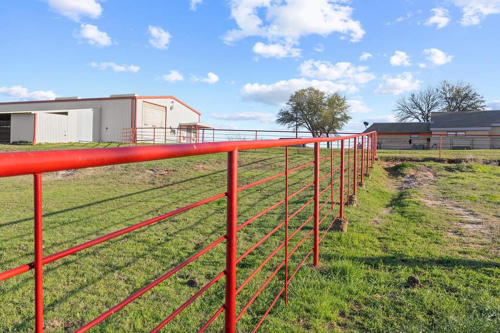 3 Bedroom Farm/Ranch/Plantation's Image 14
