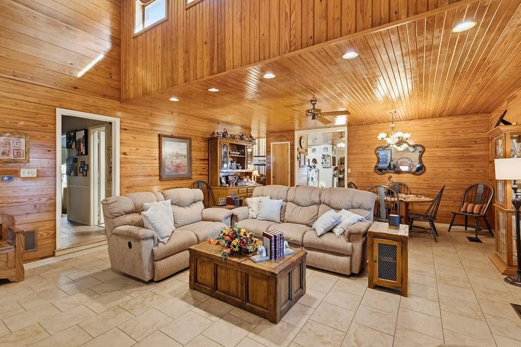 3 Bedroom Farm/Ranch/Plantation's Image 21