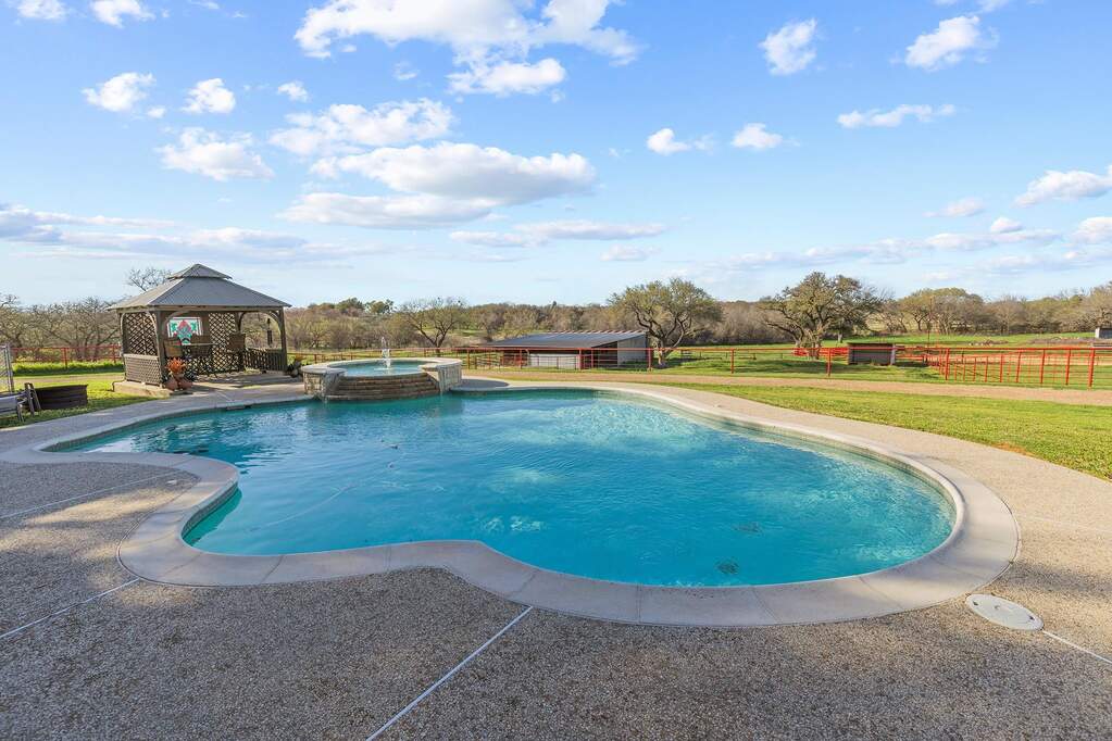 3 Bedroom Farm/Ranch/Plantation's Image 28