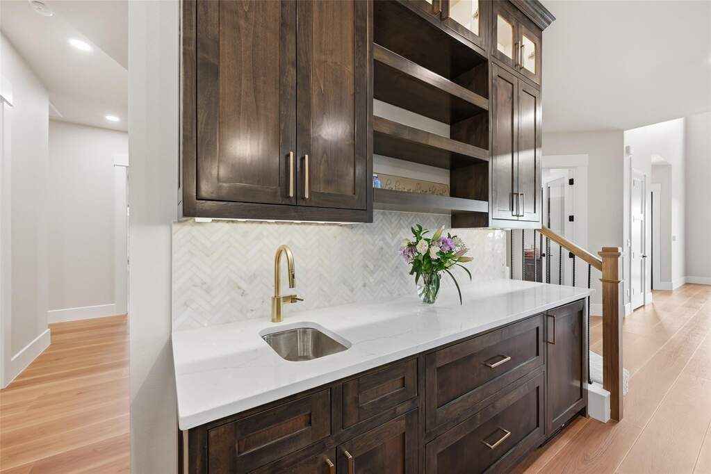 4 Bedroom Single Family Home/House's Image 8
