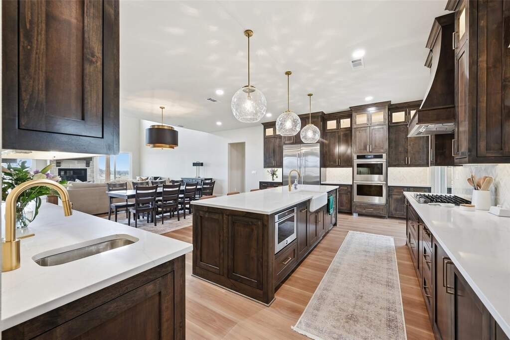 4 Bedroom Single Family Home/House's Image 9
