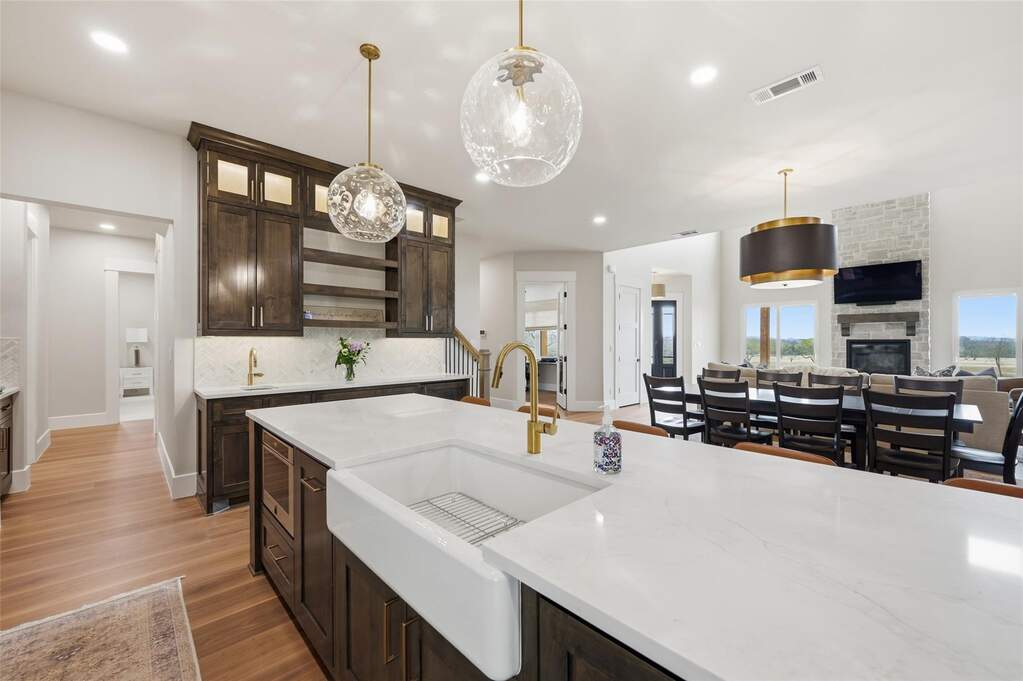 4 Bedroom Single Family Home/House's Image 10
