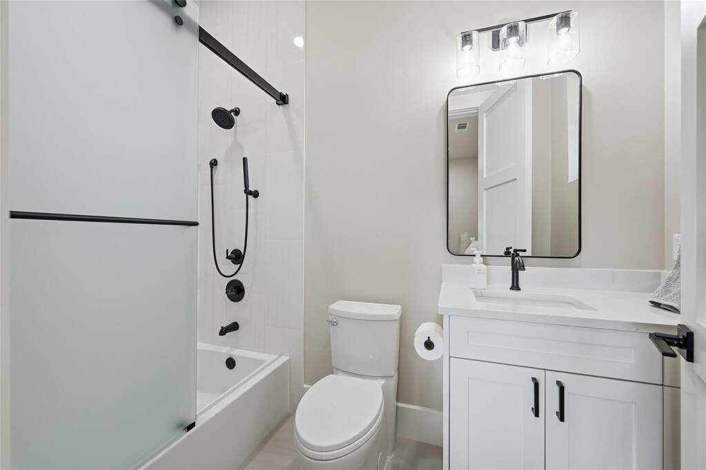 4 Bedroom Single Family Home/House's Image 18