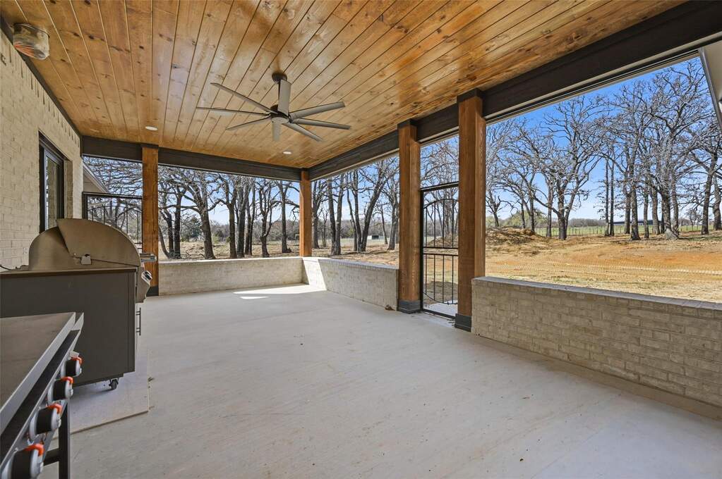 4 Bedroom Single Family Home/House's Image 27