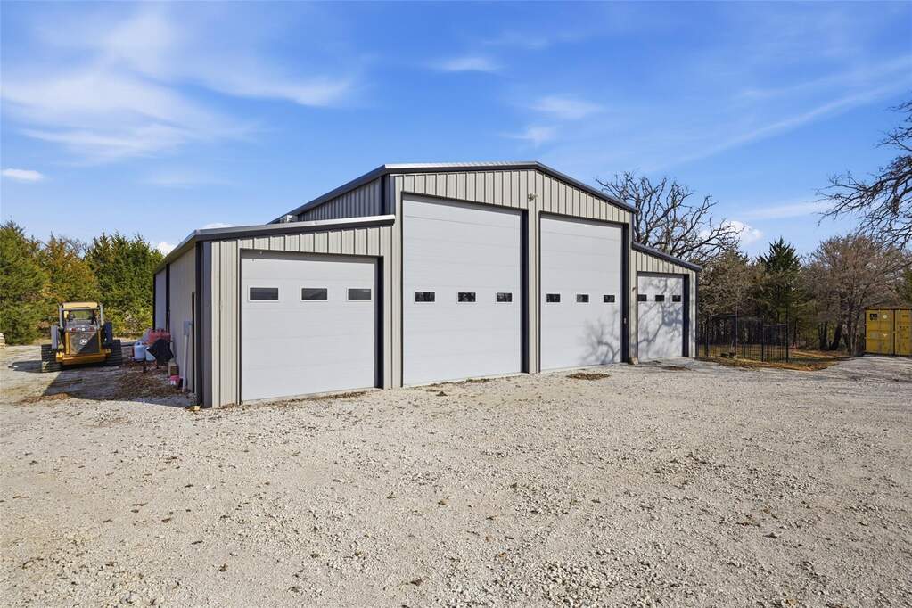 4 Bedroom Single Family Home/House's Image 30