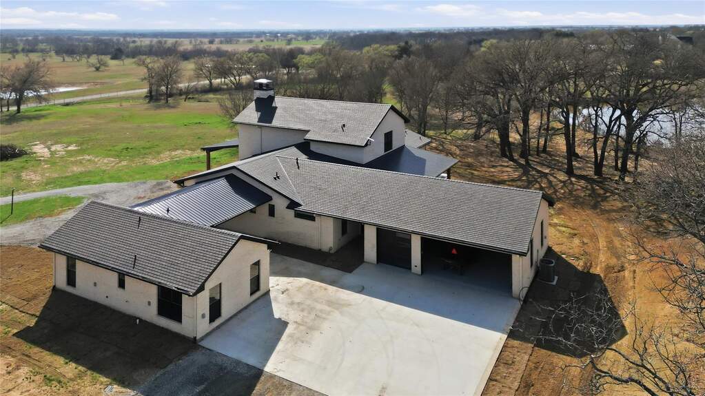 4 Bedroom Single Family Home/House's Image 33