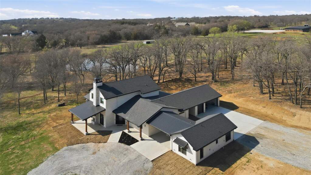 4 Bedroom Single Family Home/House's Image 34