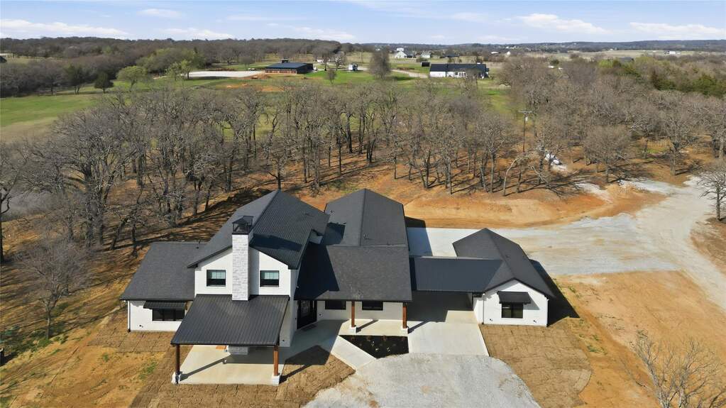 4 Bedroom Single Family Home/House's Image 37