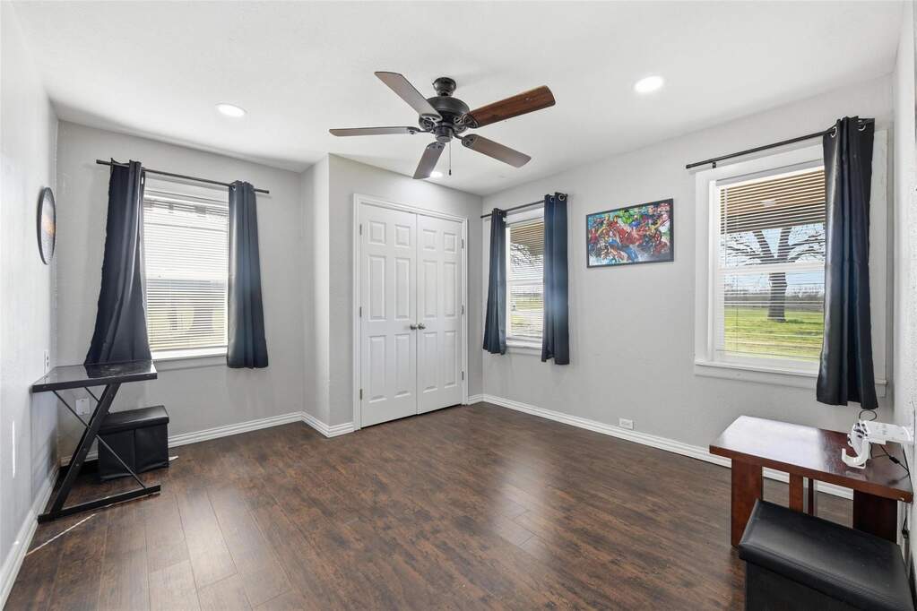 5 Bedroom Single Family Home/House's Image 16