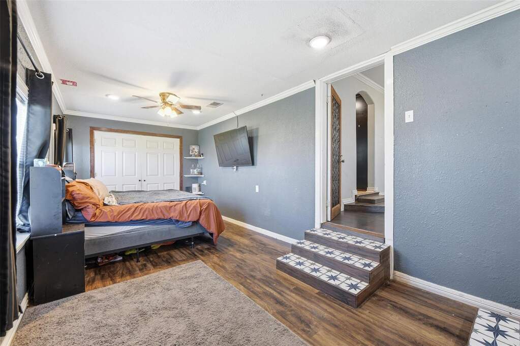 5 Bedroom Single Family Home/House's Image 19