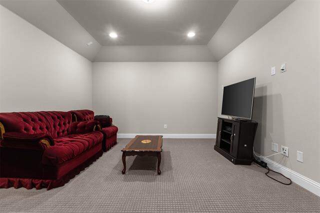 5 Bedroom Single Family Home/House's Image 23