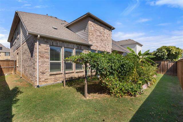 5 Bedroom Single Family Home/House's Image 27