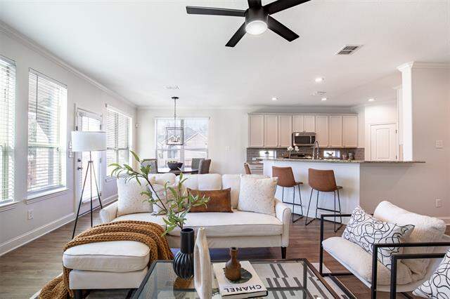 4 Bedroom Single Family Home/House's Image 9