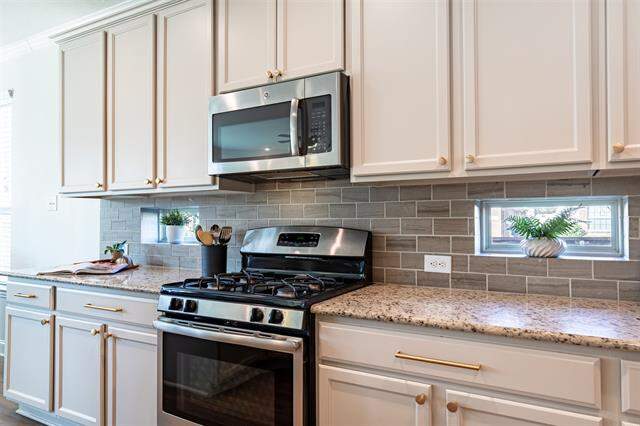 4 Bedroom Single Family Home/House's Image 16