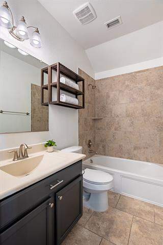 4 Bedroom Single Family Home/House's Image 25