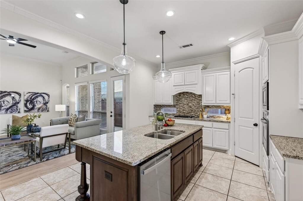 3 Bedroom Single Family Home/House's Image 3