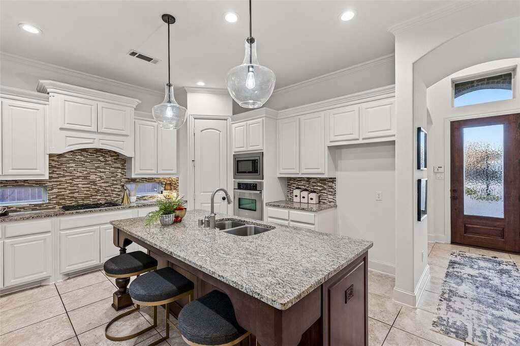 3 Bedroom Single Family Home/House's Image 5