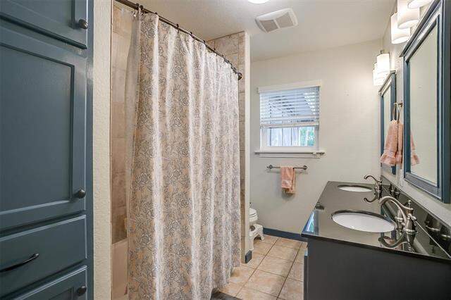 4 Bedroom Single Family Home/House's Image 21