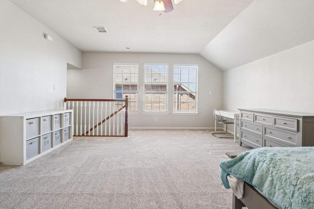 4 Bedroom Single Family Home/House's Image 14