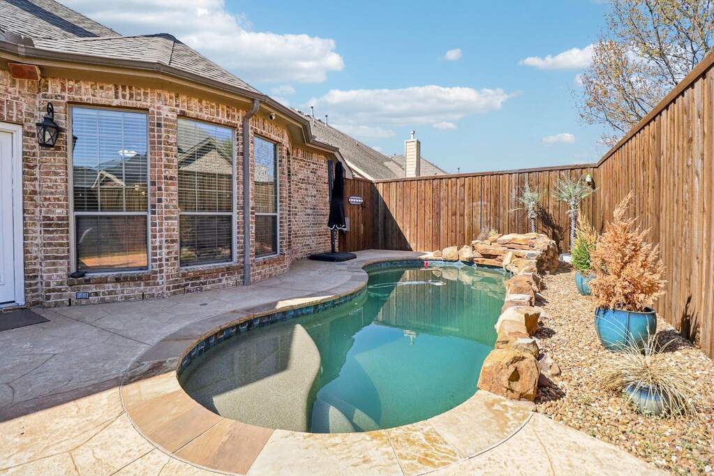 4 Bedroom Single Family Home/House's Image 28