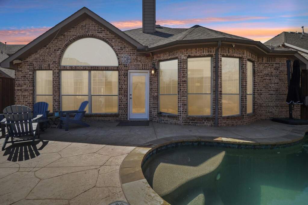 4 Bedroom Single Family Home/House's Image 32